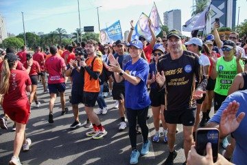 Celina Leão (PP) correu no Eixão do Lazer na Corrida dos Aprovados da Segurança e da Caminhada dos Apoiadores -  (crédito: Imprensa/Divulgação)