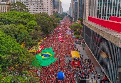 Segundo a Coligação Brasil Pronto pra Mais, que representa a candidatura de Lula, a imagem havia sido publicada no dia anterior por um perfil no X e teria sido registrada no Chile -  (crédito:  Foto: Ricardo Stuckert) -Segundo a Coligação Brasil Pronto pra Mais, que representa a candidatura de Lula, a imagem havia sido publicada no dia anterior por um perfil no X e teria sido registrada no Chile -  (crédito:  Foto: Ricardo Stuckert)