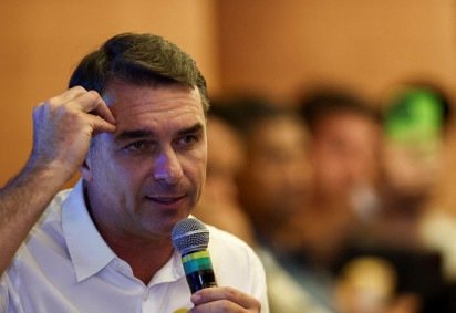 Por que TSE mandou Flávio Bolsonaro apagar vídeo enganoso que associa uso de drogas a ato pró-Lula na Paulista -  (crédito: BBC Geral) -Por que TSE mandou Flávio Bolsonaro apagar vídeo enganoso que associa uso de drogas a ato pró-Lula na Paulista -  (crédito: BBC Geral)