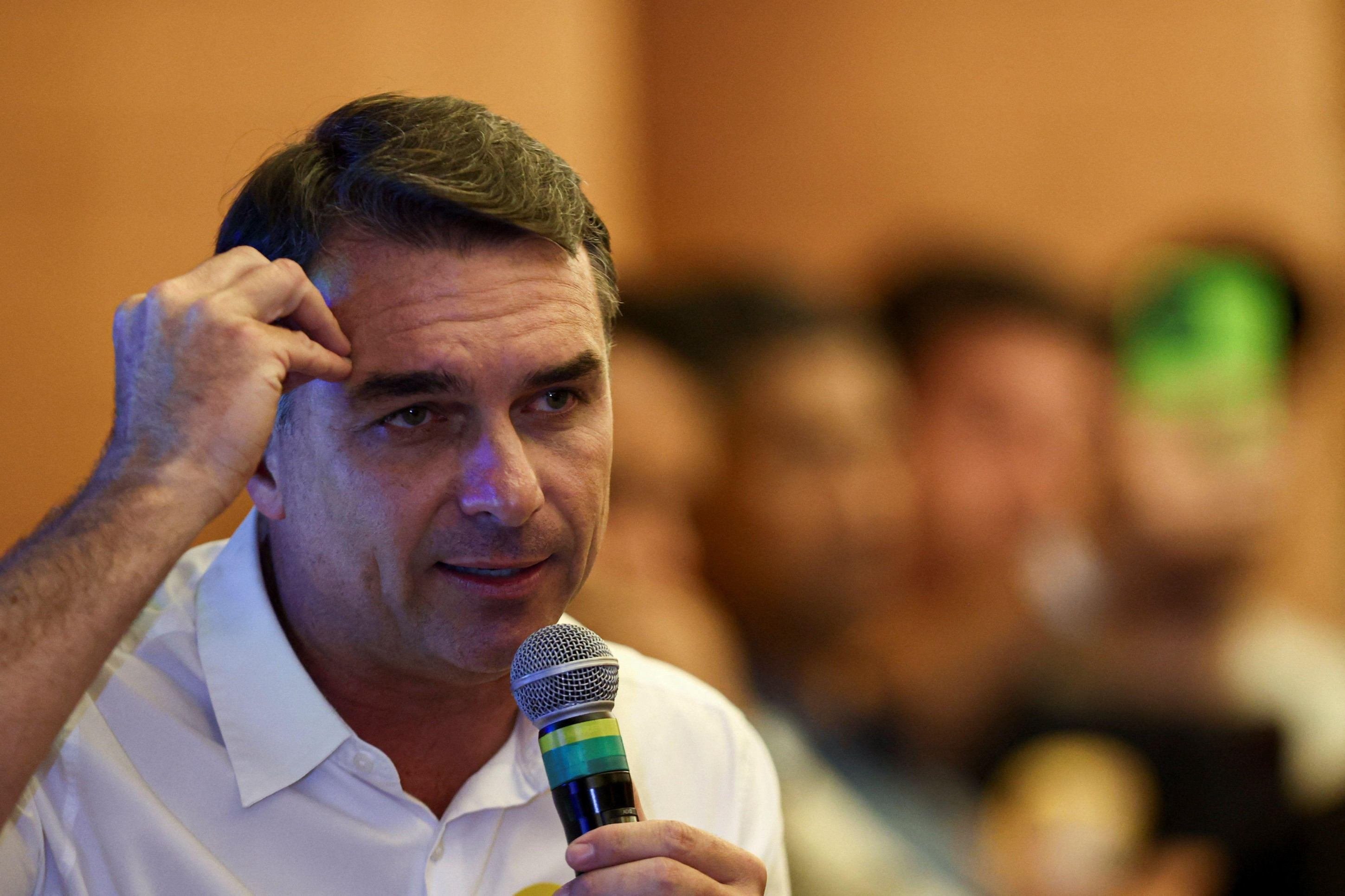 Por que TSE mandou Flávio Bolsonaro apagar vídeo enganoso que associa uso de drogas a ato pró-Lula na Paulista