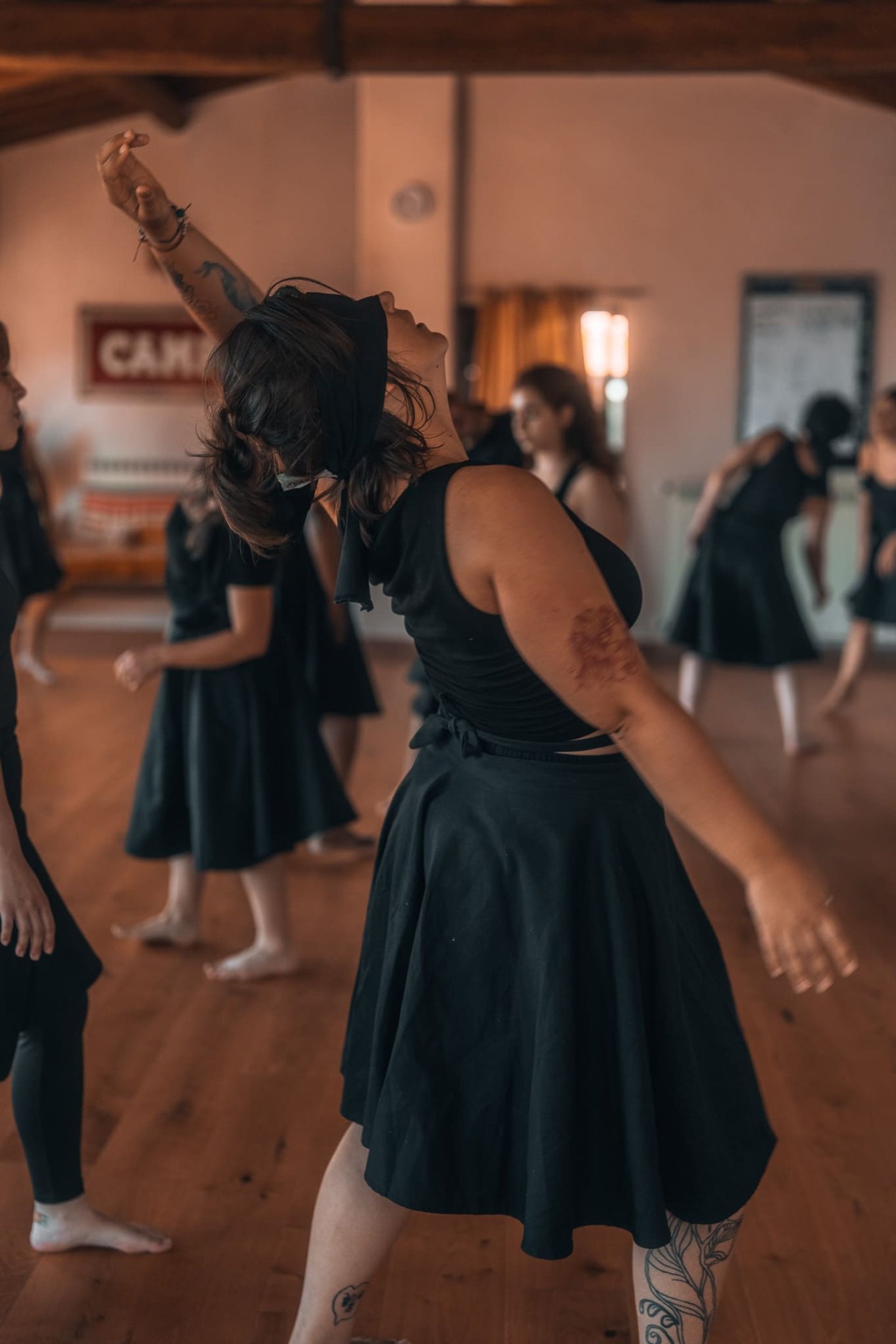 Produzido na It&aacute;lia, filme que acompanha processo de cria&ccedil;&atilde;o de espet&aacute;culo teatral com artistas de diferentes pa&iacute;ses abre as comemora&ccedil;&otilde;es dos dez anos do First Body Programme
