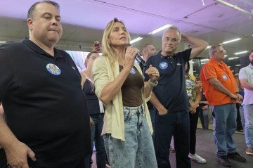 A candidata Celina Leão durante agenda no ginásio do Clube da Associação Portuguesa, em Taguatinga, na noite desta terça-feira (13/10) -  (crédito: Divulgação)