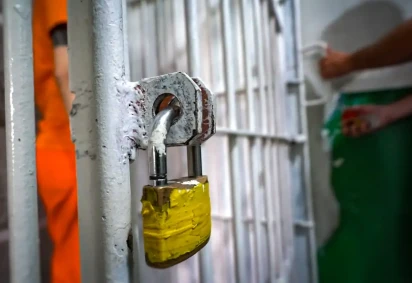 Decreto prevê bloqueio de celular em presídio sem necessidade de autorização judicial
 -  (crédito: Agência Brasil) -Decreto prevê bloqueio de celular em presídio sem necessidade de autorização judicial
 -  (crédito: Agência Brasil)