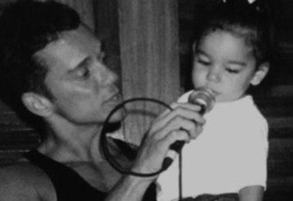 Bruna Trindade em momento de inf&acirc;ncia com o pai, Netinho:  homenagem p&oacute;stuma ao cantor -  (crédito: Reprodu&ccedil;&atilde;o/Instagram) -Bruna Trindade em momento de inf&acirc;ncia com o pai, Netinho:  homenagem p&oacute;stuma ao cantor -  (crédito: Reprodu&ccedil;&atilde;o/Instagram)