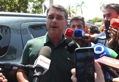 Por estar cadastrado no processo como advogado do pai, Flávio pode comparecer diariamente à casa de Jair, entre 8h20 e 18h, por até 30 minutos -  (crédito:  Ed Alves CB/DA Press) -Por estar cadastrado no processo como advogado do pai, Flávio pode comparecer diariamente à casa de Jair, entre 8h20 e 18h, por até 30 minutos -  (crédito:  Ed Alves CB/DA Press)