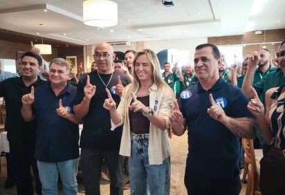 Em reuni&atilde;o com representantes dos setores de varejo e combust&iacute;veis, Celina Le&atilde;o disse que mostrar suas realiza&ccedil;&otilde;es garantiu votos -  (crédito: Luiz Fellipe Alves/CB) -Em reuni&atilde;o com representantes dos setores de varejo e combust&iacute;veis, Celina Le&atilde;o disse que mostrar suas realiza&ccedil;&otilde;es garantiu votos -  (crédito: Luiz Fellipe Alves/CB)
