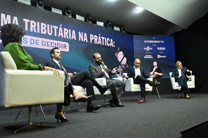 Debatedores reconhecem que Brasil continuará cobrando muito imposto se comparado com outros países - (crédito: Carlos Vieira CB/DA Press) Debatedores reconhecem que Brasil continuará cobrando muito imposto se comparado com outros países - (crédito: Carlos Vieira CB/DA Press)