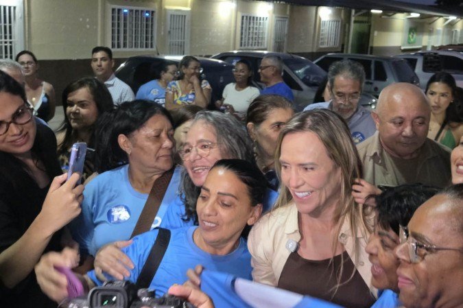 Celina atribuiu a realização do segundo turno a erros das pesquisas eleitorais e afirmou que o grupo precisa intensificar o trabalho para fixar o número de sua candidatura entre os eleitores. - (crédito: Darcianne Diogo) Celina atribuiu a realização do segundo turno a erros das pesquisas eleitorais e afirmou que o grupo precisa intensificar o trabalho para fixar o número de sua candidatura entre os eleitores. - (crédito: Darcianne Diogo)