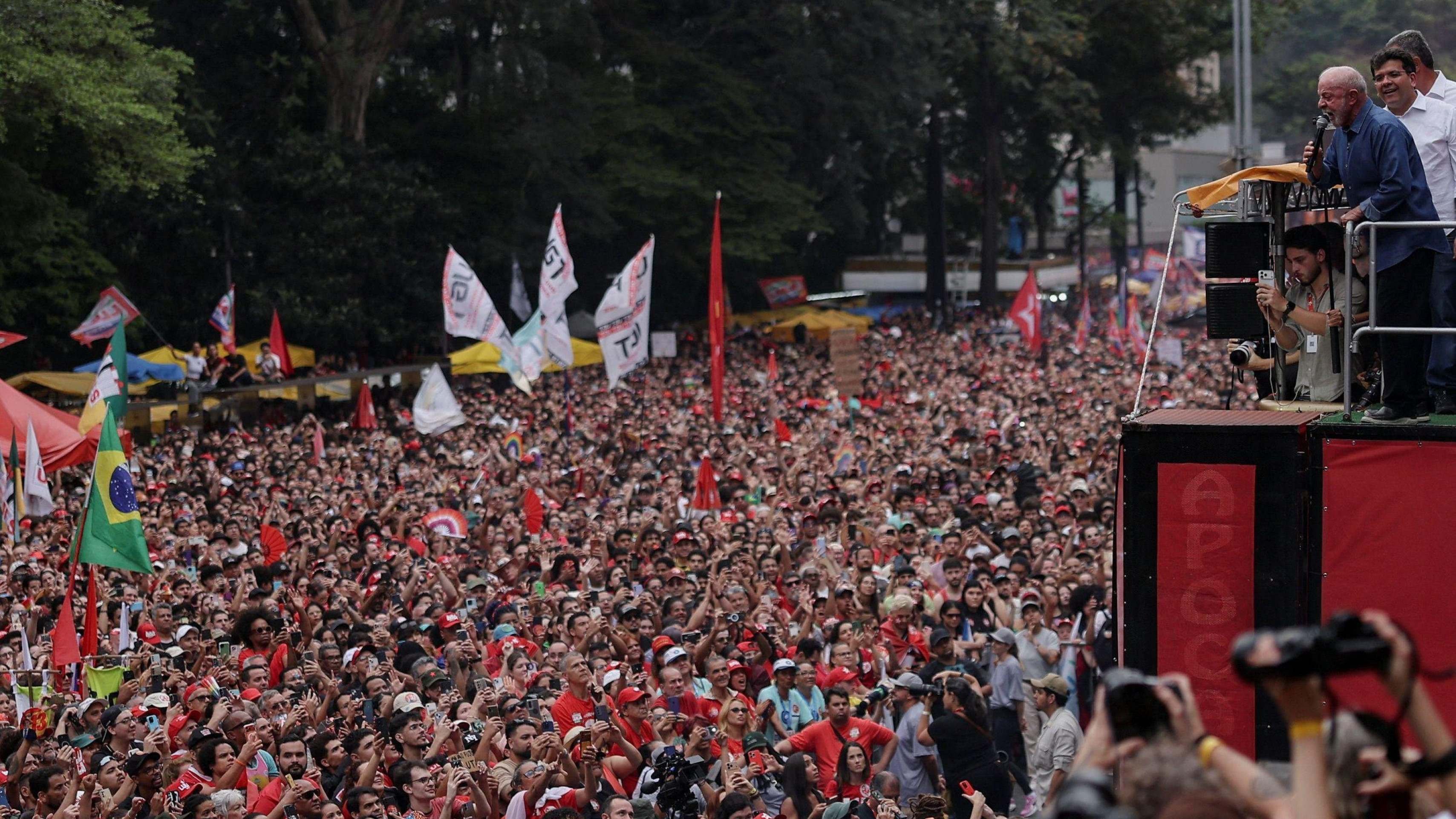 Manifestações de rua podem mudar os rumos do segundo turno?