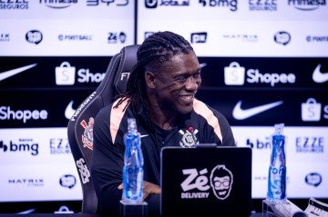 Clarence Seedorf foi apresentado no início da tarde desta quarta-feira como novo técnico do Corinthians -  (crédito: Rodrigo Coca/Agência Corinthians)