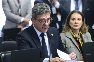 O senador Rog&eacute;rio Carvalho (PT-SE) durante sess&atilde;o da CCJ nesta quarta-feira (14/10)
 -  (crédito: Geraldo Magela/Ag&ecirc;ncia Senado)
