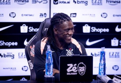 Clarence Seedorf foi apresentado no início da tarde desta quarta-feira como novo técnico do Corinthians -  (crédito: Rodrigo Coca/Agência Corinthians) -Clarence Seedorf foi apresentado no início da tarde desta quarta-feira como novo técnico do Corinthians -  (crédito: Rodrigo Coca/Agência Corinthians)