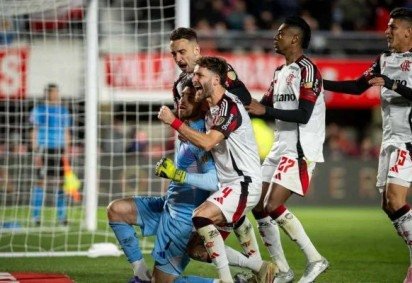 Rossi foi o herói do Flamengo na conquista da vaga à semifinal da Libertadores em 2025 -  (crédito: Foto: Gilvan de Souza)