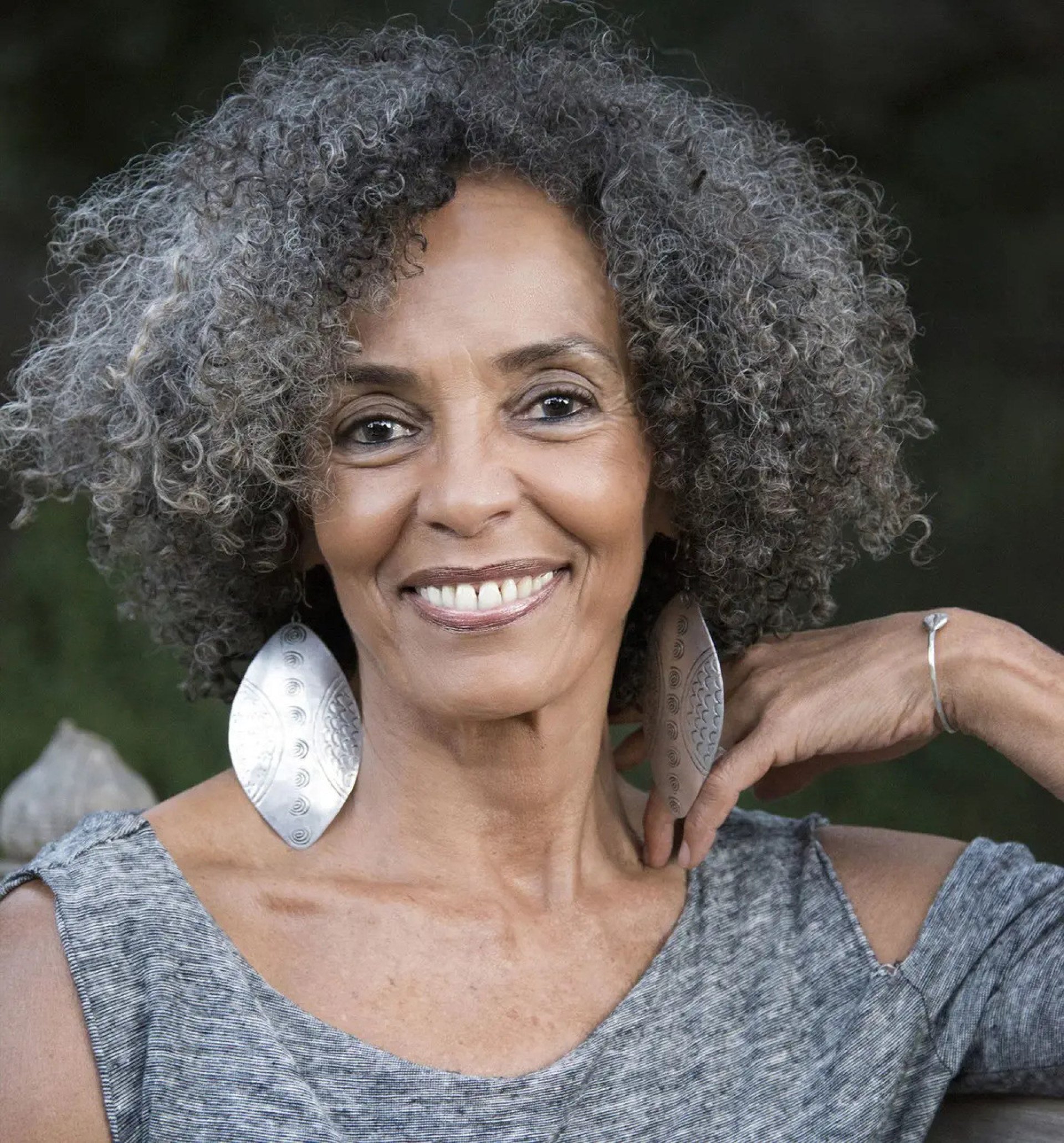 Eixo Capital.  Advogada de direitos civis e ativista Fania E. Davis dos Estados Unidos  
