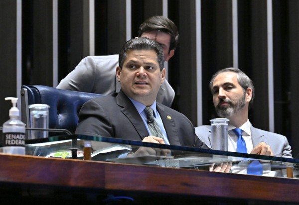 Davi Alcolumbre durante sessão -  (crédito: Waldemir Barreto/Agência Senado)
