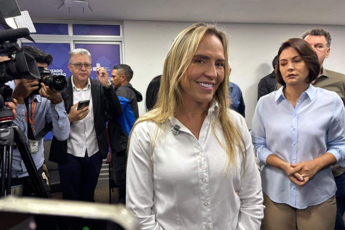 Celina anuncia que GDF implementará reabilitação visual no atendimento público do Distrito Federal - (crédito: Beatriz Mascarenhas/CB/D.A.Press) Celina anuncia que GDF implementará reabilitação visual no atendimento público do Distrito Federal - (crédito: Beatriz Mascarenhas/CB/D.A.Press)
