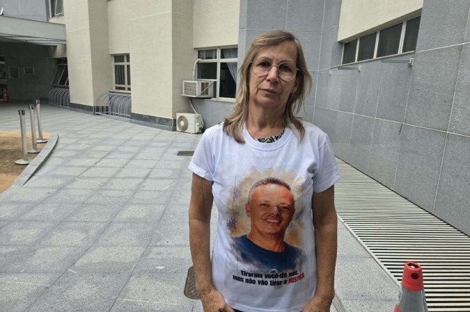 Elaine, vi&uacute;va de Adriano, ficou insatisfeita com a pena