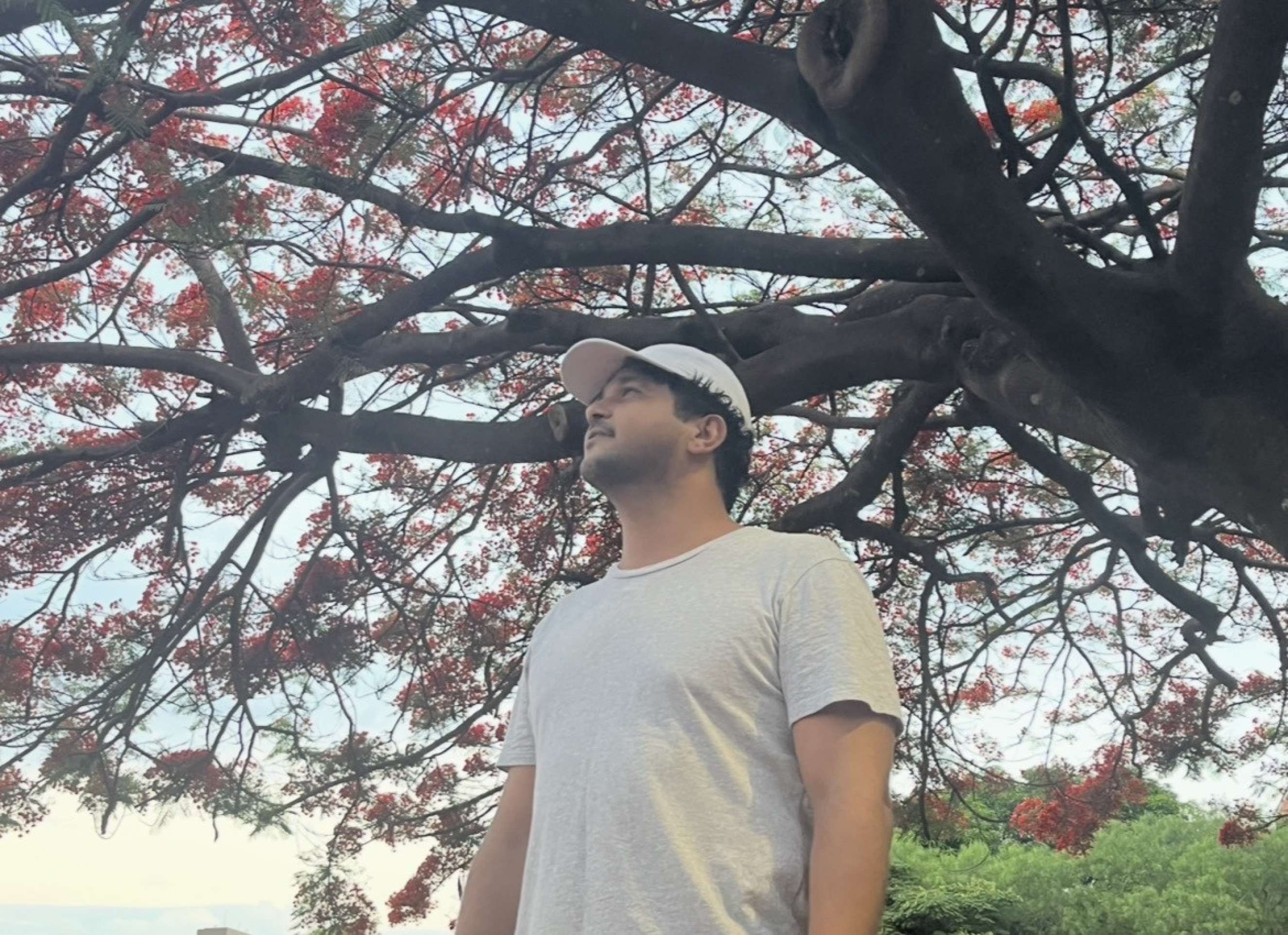 Junior Jacobina aprecia a paisagem da cidade em caminhadas no final da tarde