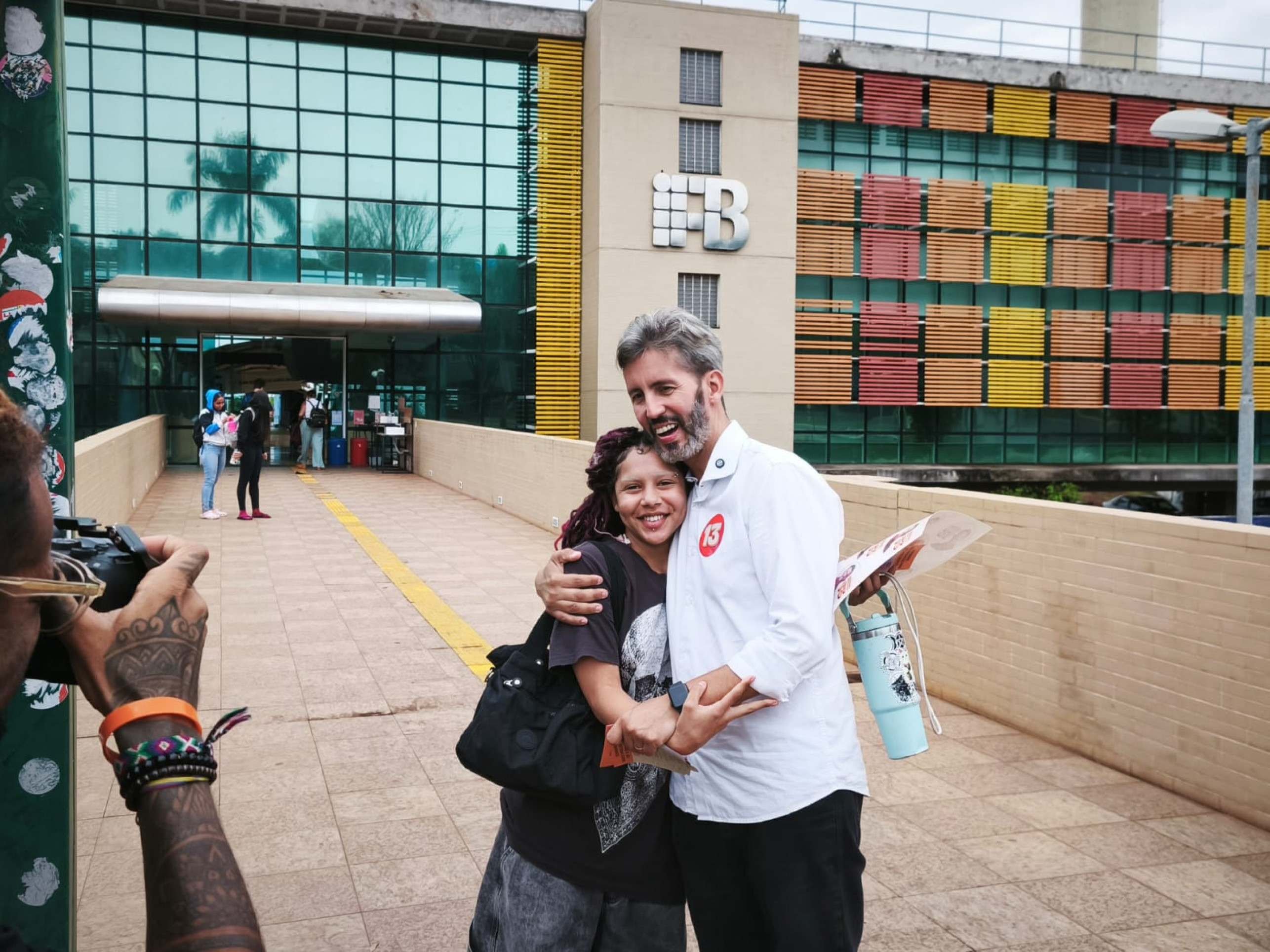 Leandro Grass destaca cursos profissionalizantes e educação digital