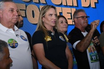 Governadora Celina Leão (PP) candidata ao GDF em reunião com membros da Federação de Associações de Pequenos Agricultores Rurais do DF e do Entorno -  (crédito: Marcelo Ferreira/CB/D.A.Press)