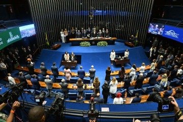 A cerimônia contou com a presença do presidente Lula, que defendeu a redução da jornada de trabalho e rebateu as críticas à medida -  (crédito: Carlos Vieira/CB/D.A Press)