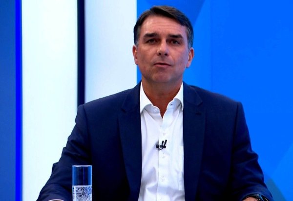 A PF aponta o filho mais velho de Jair como 'usuário master' da conta bancária de uma offshore de Willer em Portugal -  (crédito: Reprodu&ccedil;&atilde;o/TV Globo)