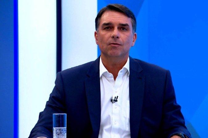 PT quer CPMI para investigar Flávio Bolsonaro nos casos Master e INSS