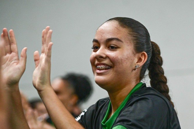 Aos 15 anos, a central Anna Luiza Milhomen é a prata da casa do Brasília