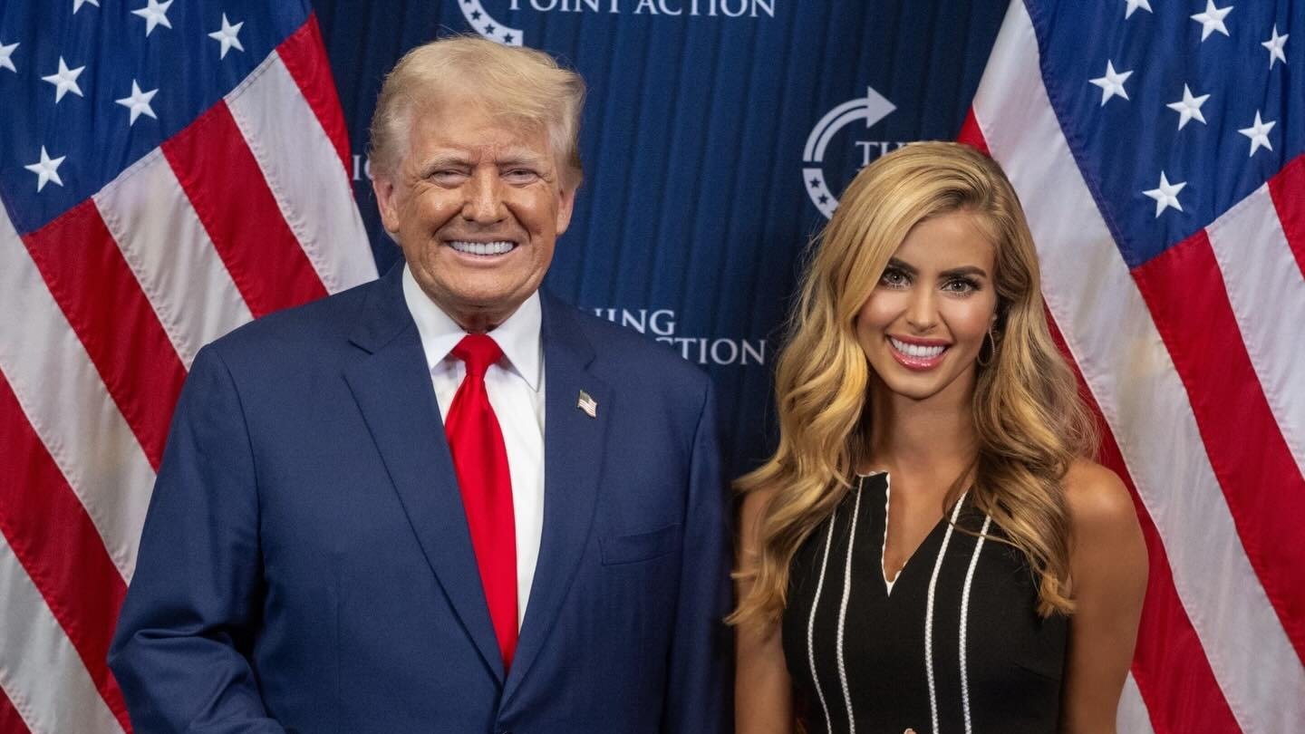 Donald Trump em aparição pública durante período de mudanças na equipe de comunicação da Casa Branca, conforme noticiado - (crédito: Reprodução/Instagram) Donald Trump em aparição pública durante período de mudanças na equipe de comunicação da Casa Branca, conforme noticiado - (crédito: Reprodução/Instagram)