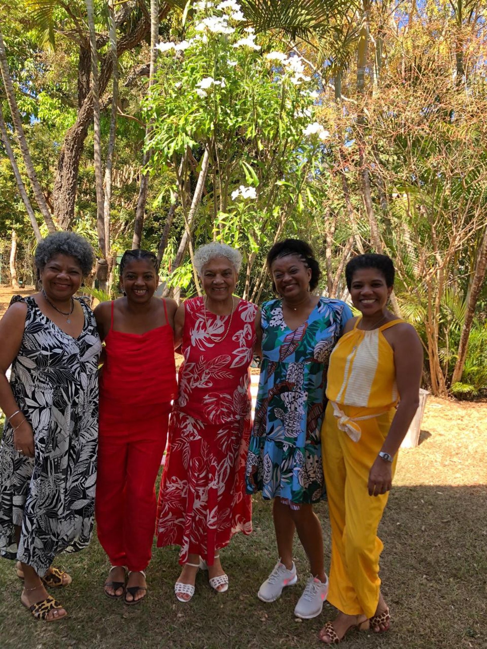  Gloria Moura ao centro, com as filhas Luciana (E), Cristina, Debora e Carla