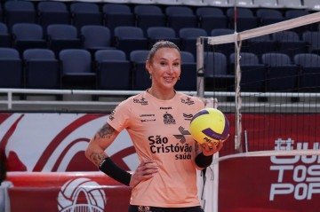A atleta já atuava em competições nacionais sob a chancela da CBV desde 2017, argumento utilizado pela Justiça para conceder a liberação -  (crédito: Reprodução/Instagram/Tiffany Abreu)