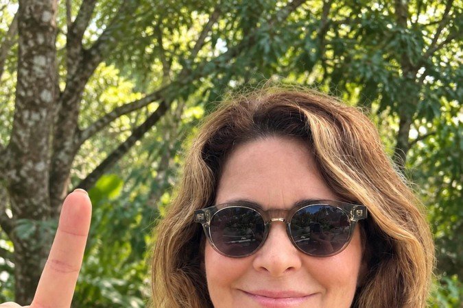 A atriz Cláudia Abreu integrou o grupo de artistas que publicaram conteúdos verde-amarelos 