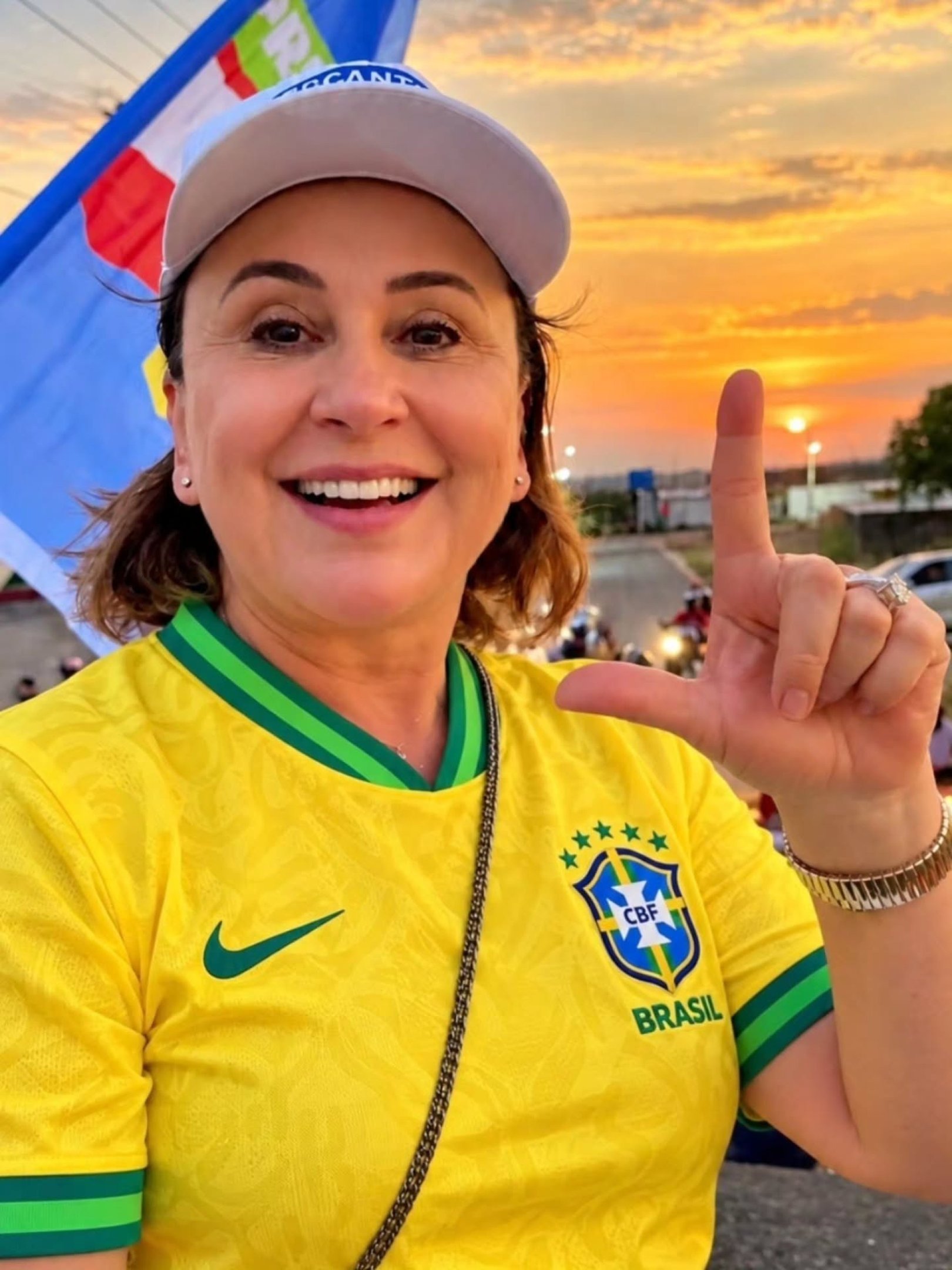 A ex-senadora e coordenadora de campanha engajou-se no projeto de resgate das cores brasileiras pela frente ampla de apoio