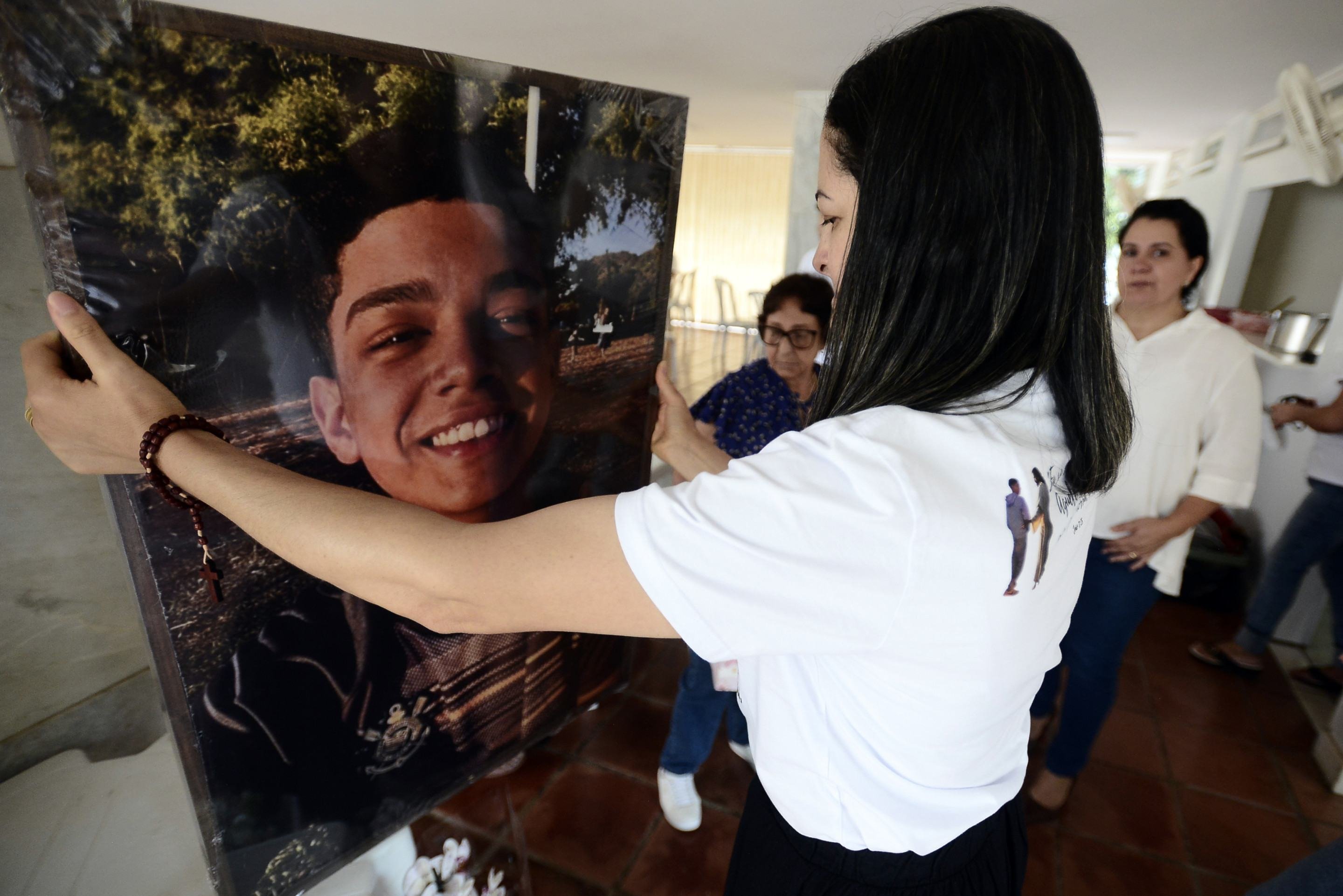 17/10/2026. Cr&eacute;dito: Minervino J&uacute;nior/CB/D.A Press. Brasil.  Brasilia - DF. Missa em homenagem a 1 ano de falecimento do jovem Isaac Vilhena v&iacute;tima de latroc&iacute;nio na entrequadra da 113/112 Sul.