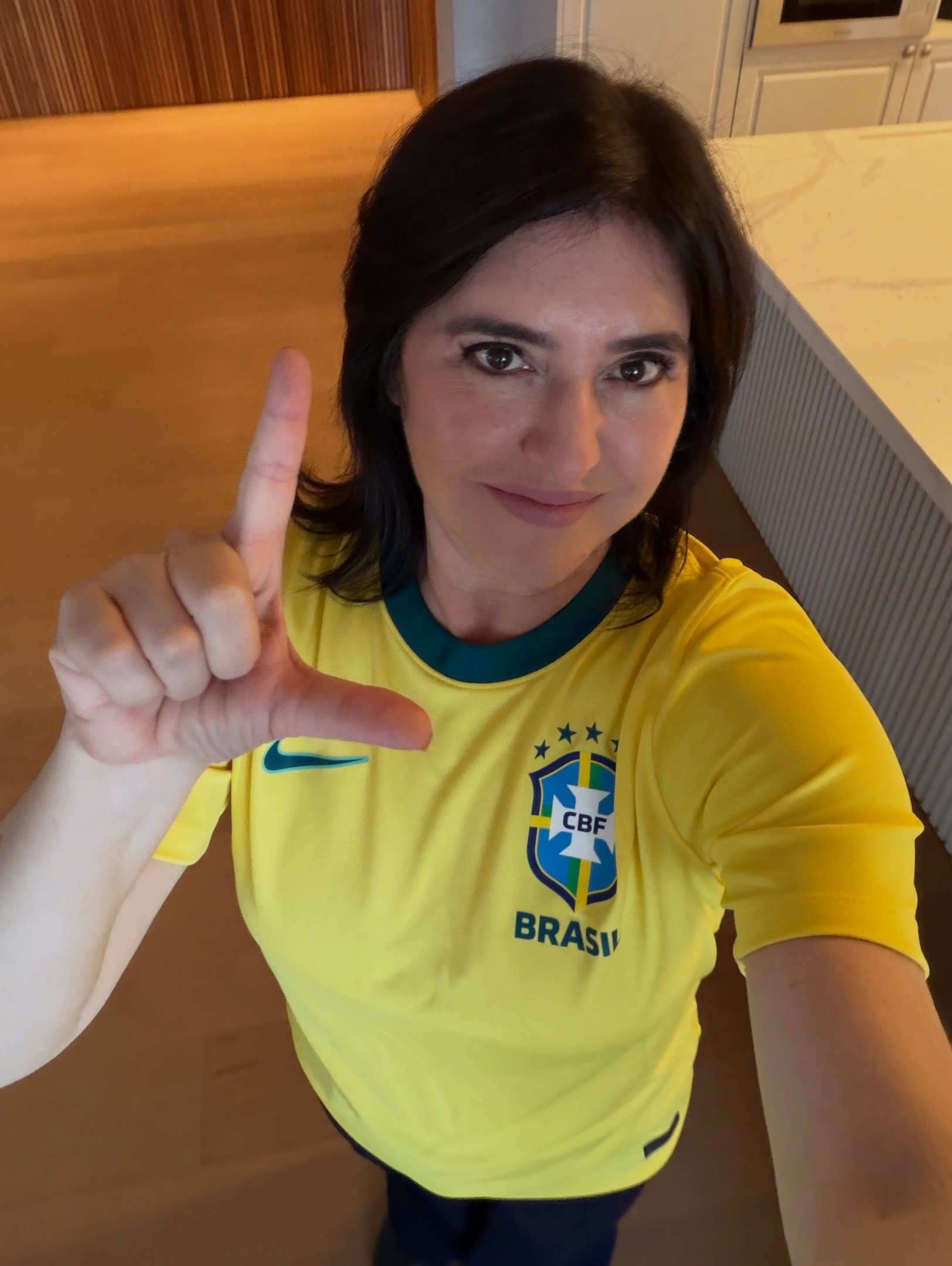 A ex-ministra do Planejamento e Or&ccedil;amento endossou o chamamento que reuniu lideran&ccedil;as pol&iacute;ticas na manh&atilde; deste s&aacute;bado