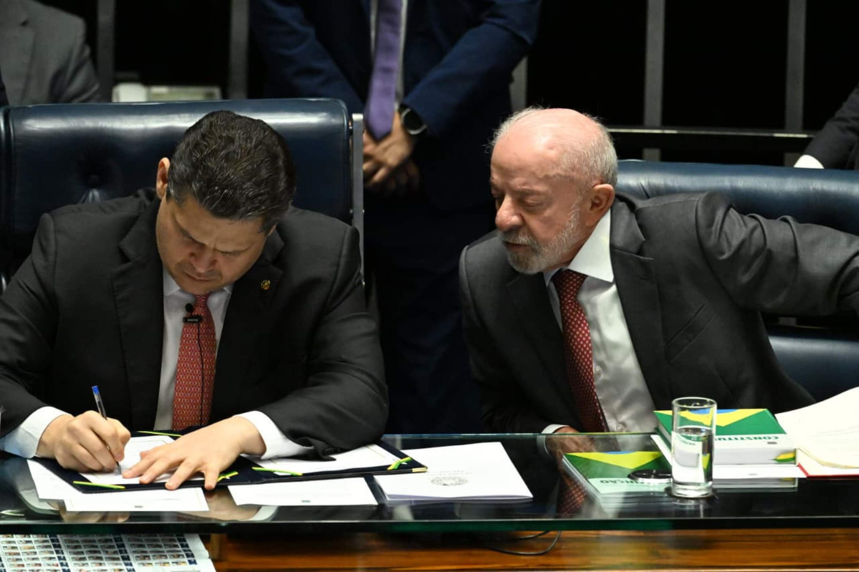 Fim da 6x1 vira marco social e combustível para disputa política - Foto