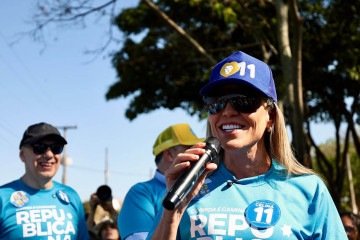 Celina Leão em caminhada organizada pelo Republicanos neste domingo (18/10) -  (crédito: Vinícius Saiki)