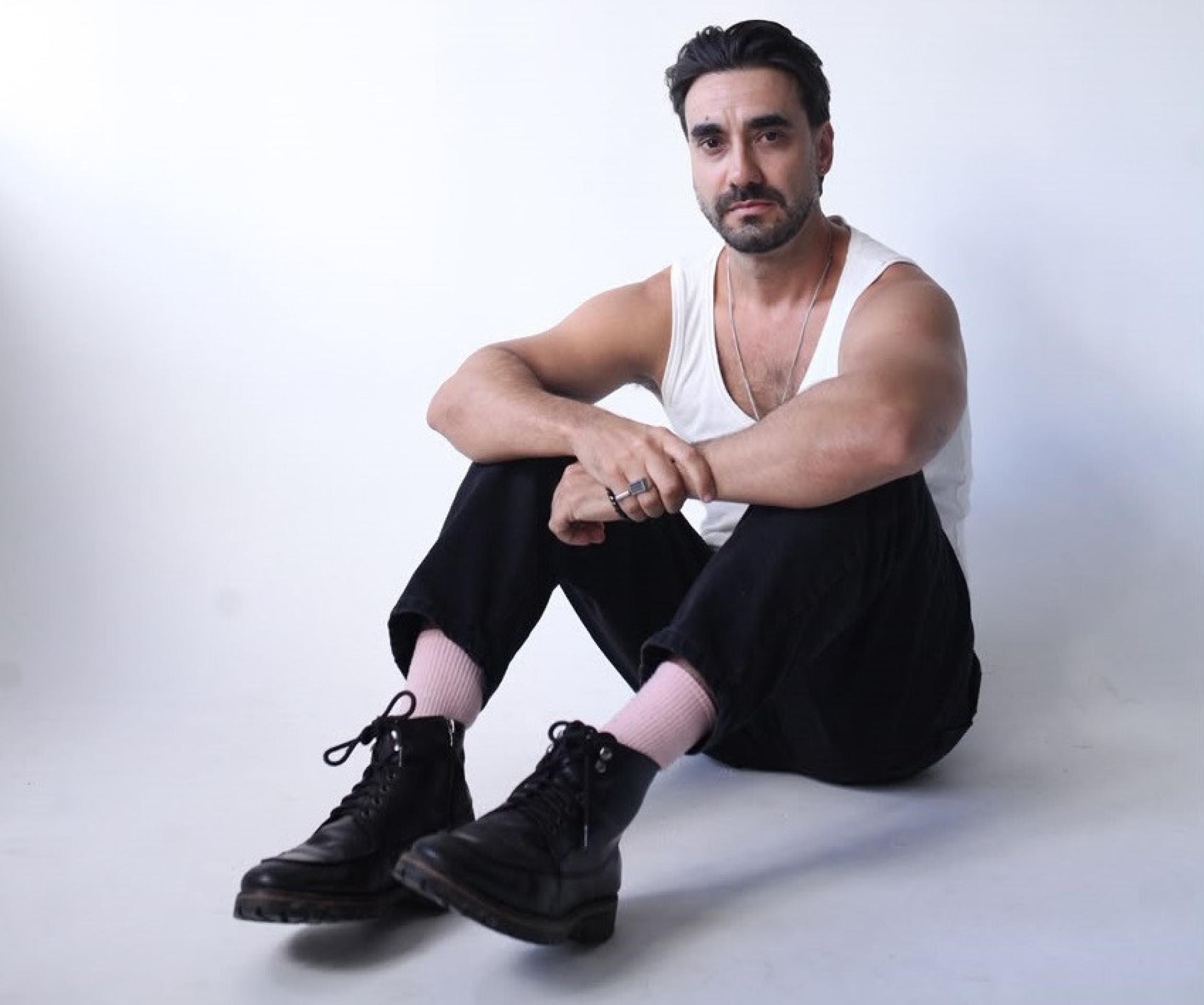 Gabriel Godoy está em novas temporadas de duas séries e peça de teatro