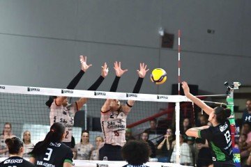O Brasília Vôlei sofreu com o forte bloqueio do time paulista na noite desta segunda-feira -  (crédito: Rogério Guerreiro/Brasília Vôlei)