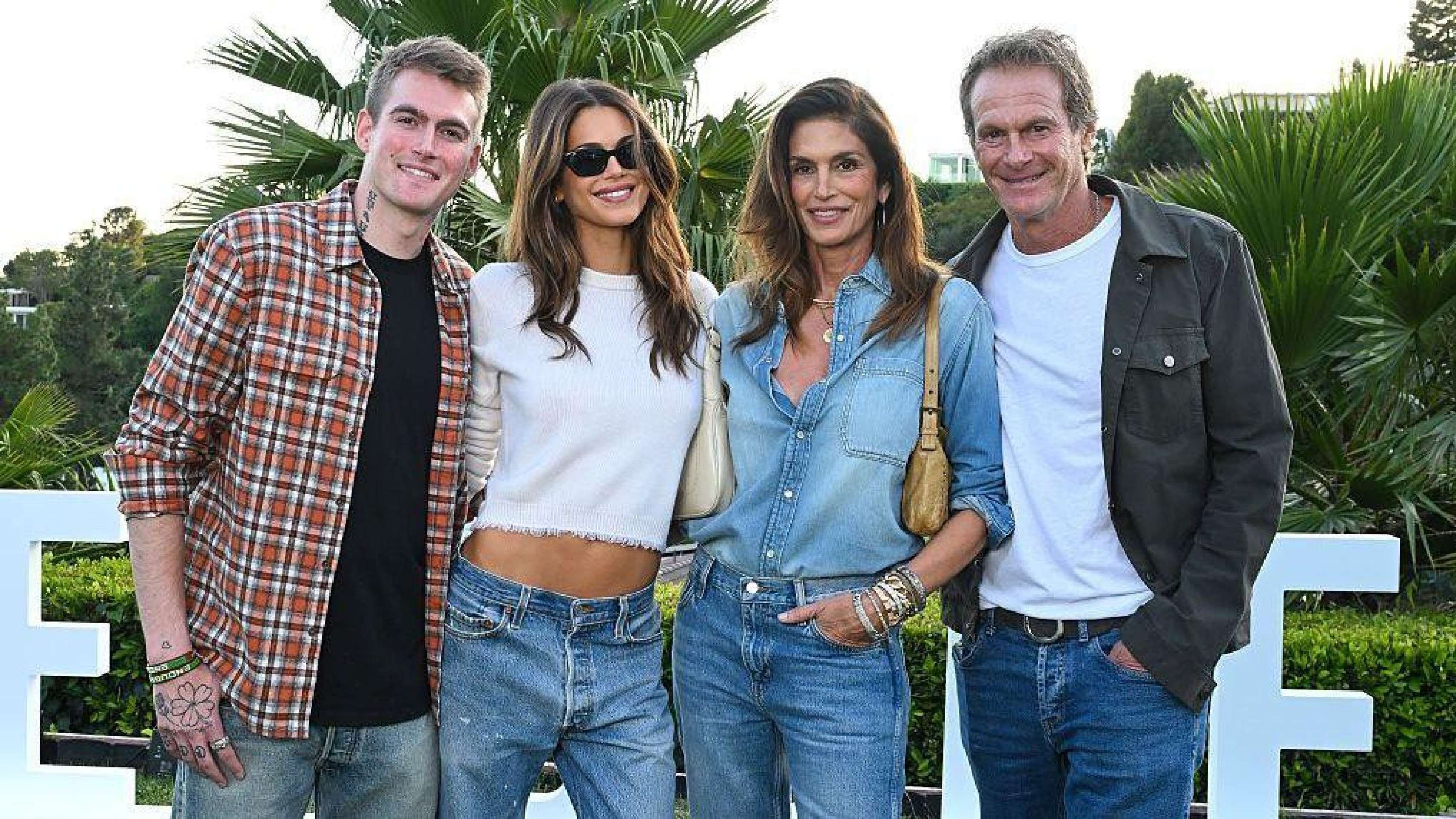 Cindy Crawford fala pela primeira vez sobre morte do filho: 'Estou arrasada'