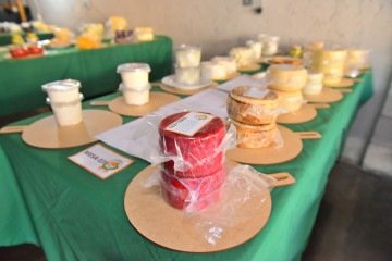 Poderão participar produtores rurais e informais que fabricam queijos com matéria-prima de produção própria ou de origem determinada -  (crédito: Andre Almeida/Emater-DF)