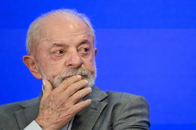 Lula anunciou que participará de uma transmissão ao vivo às 19h desta quinta-feira, ao lado de André Janones - (crédito: AFP) Lula anunciou que participará de uma transmissão ao vivo às 19h desta quinta-feira, ao lado de André Janones - (crédito: AFP)