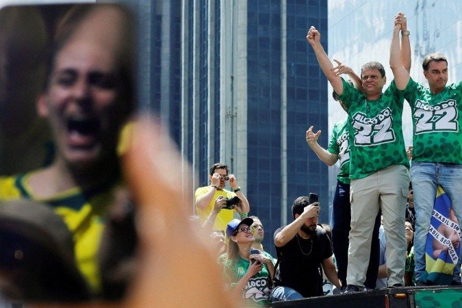 Mesmo com 'Exército' de Janones, esquerda não se equipara à força digital do bolsonarismo, diz Marcos Nobre - Foto