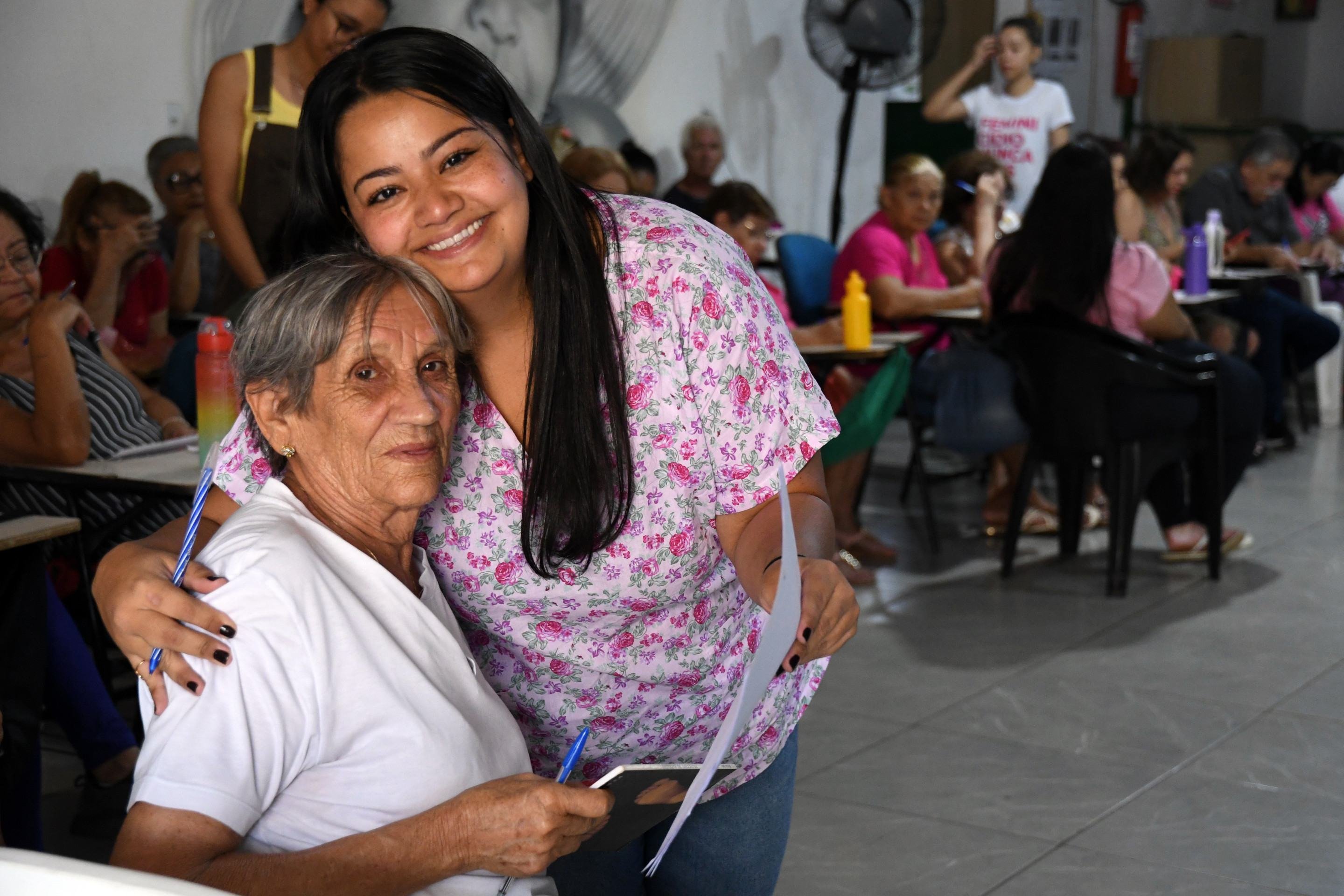 A terapeuta ocupacional Michelle de Menezes atuana Associa&ccedil;&atilde;o de Idosos em Ceil&acirc;ndia