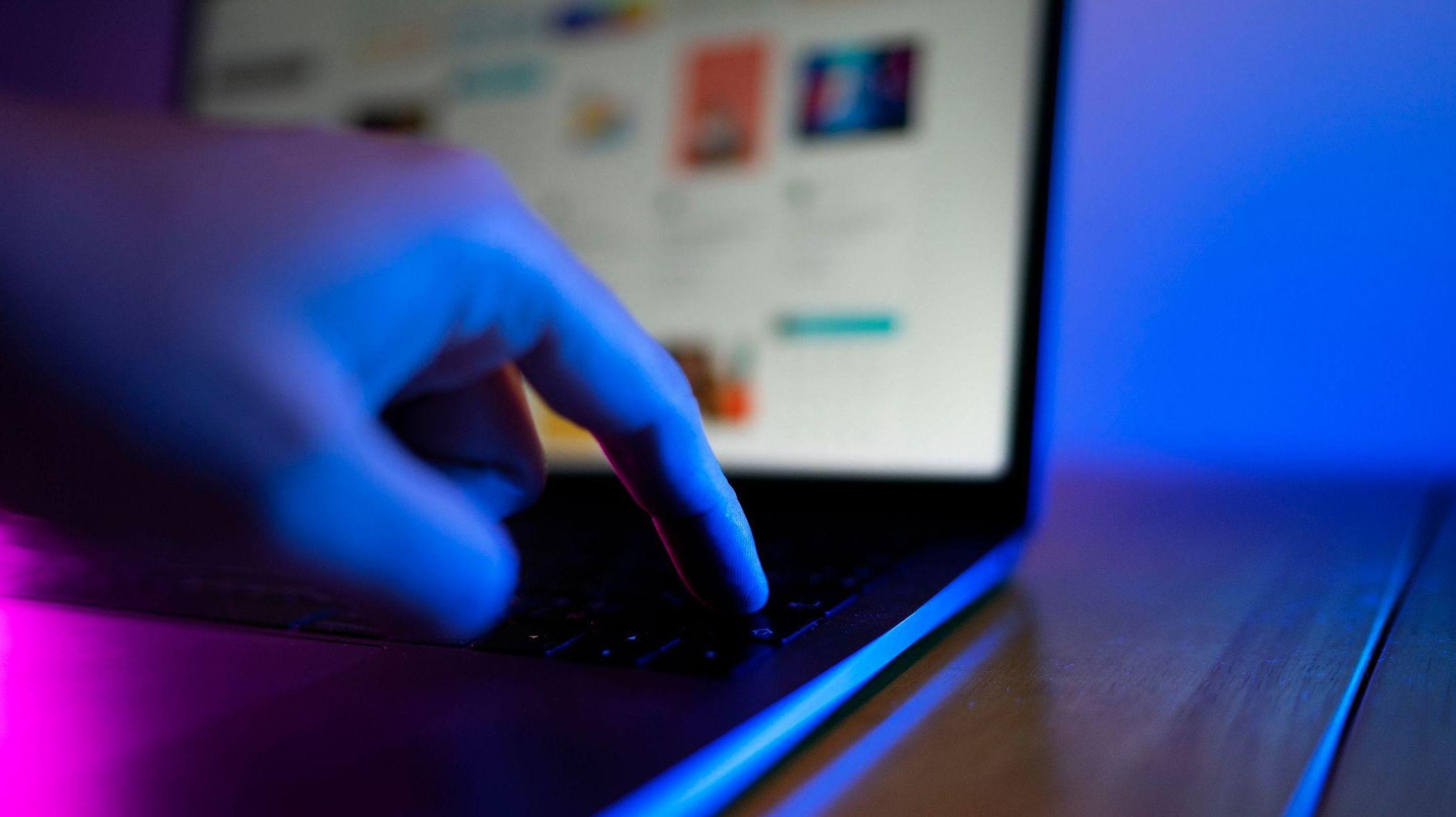 'Derruba esse site': como Vorcaro tentava controlar sua imagem e a de aliados na internet