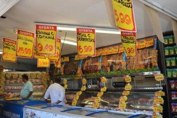 'A conta não fecha', dizem economistas, sobre propostas de Flávio Bolsonaro para as contas públicas - (crédito: EPA/Shutterstock) 'A conta não fecha', dizem economistas, sobre propostas de Flávio Bolsonaro para as contas públicas - (crédito: EPA/Shutterstock)