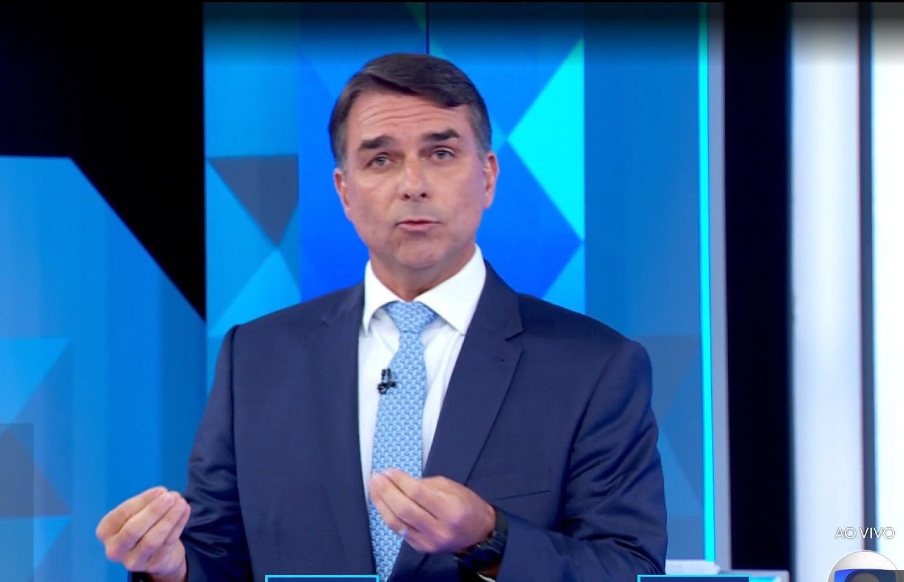 No dia anterior à fuga, Flávio afirmou que não deixaria o país e que entregaria os passaportes  -  (crédito: Reprodu&ccedil;&atilde;o/TV Globo)