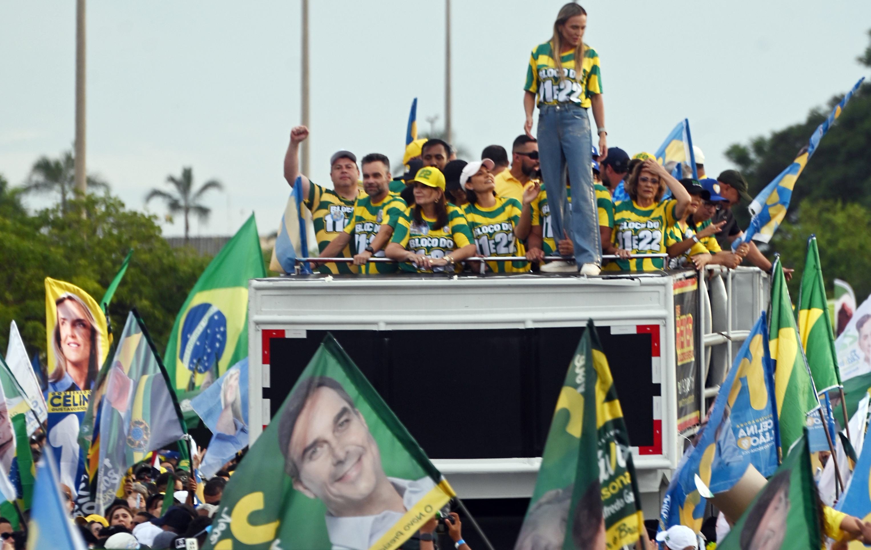 Candidata levou a senadora Damares Alves, Michelle Bolsonaro e Bia Kicis...