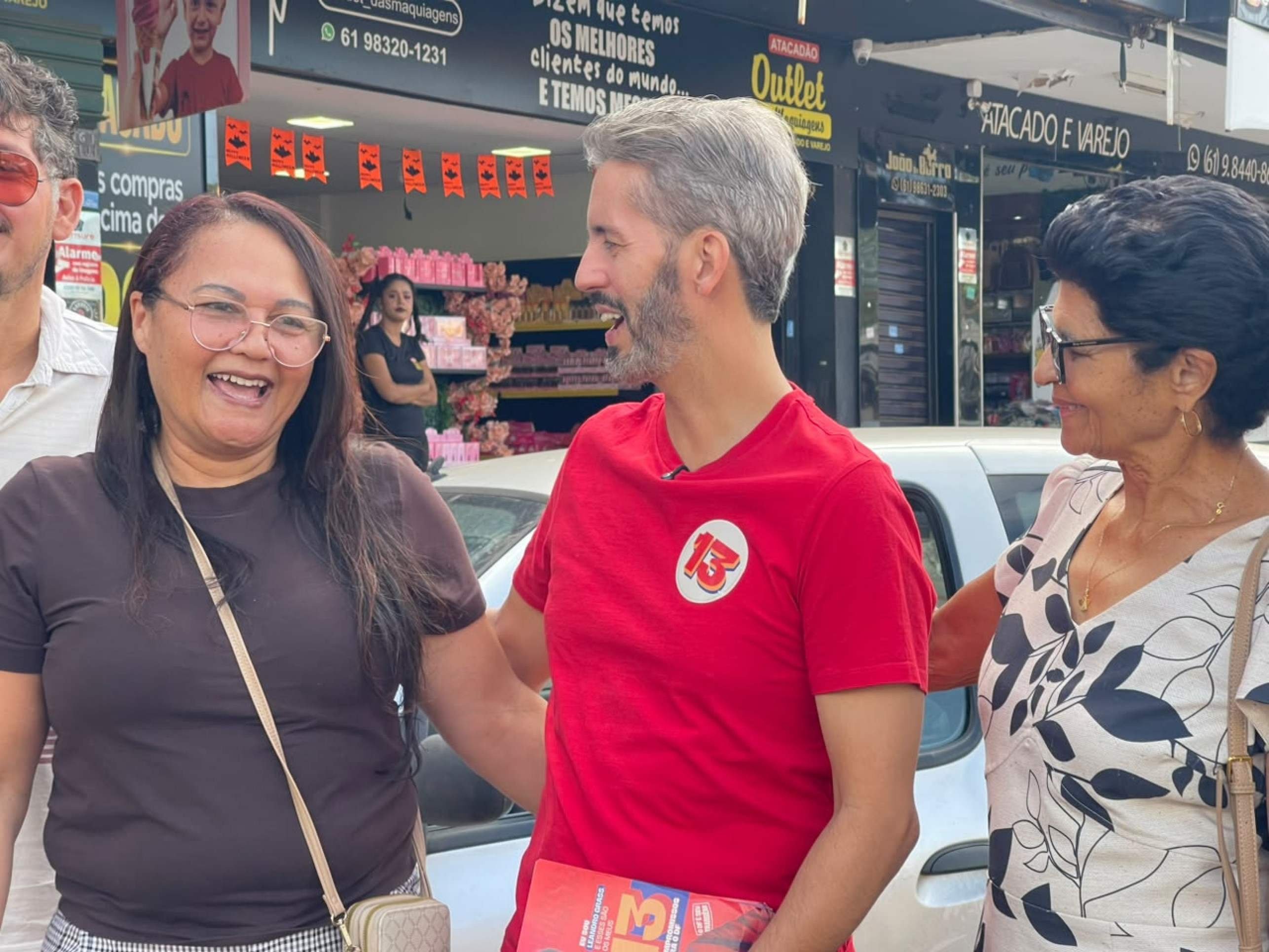 Grass se encontra com eleitores no Taguacenter
