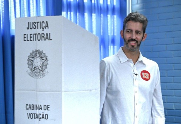 Carlos Vieira CB/DA Press